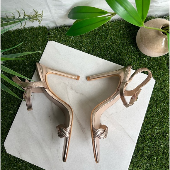 🌷STUART WEITZMAN
DANCER TWISTIE 4” rose gold LEATHER SANDALS SIZE 6.5 like new - Picture 8 of 16